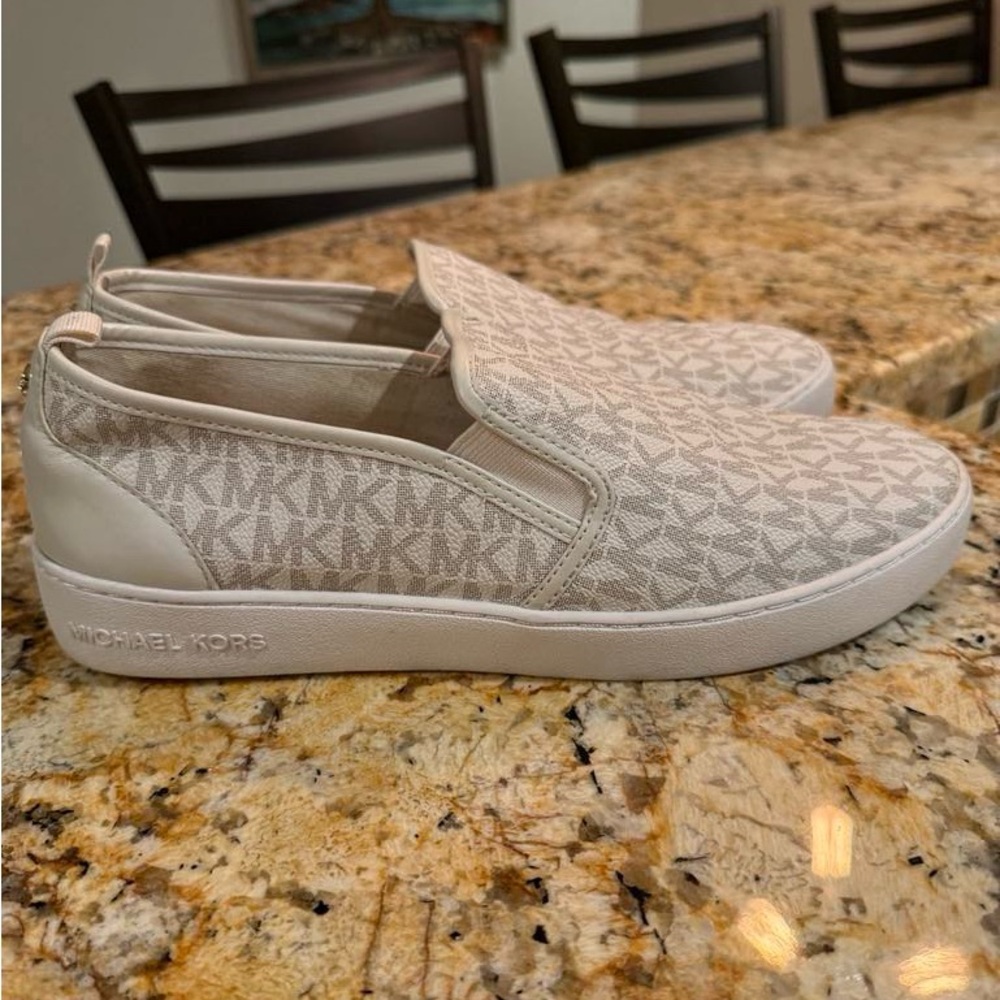 Michael Kors Teddi Signature Logo Slip-On Sneaker Women’s Size 10